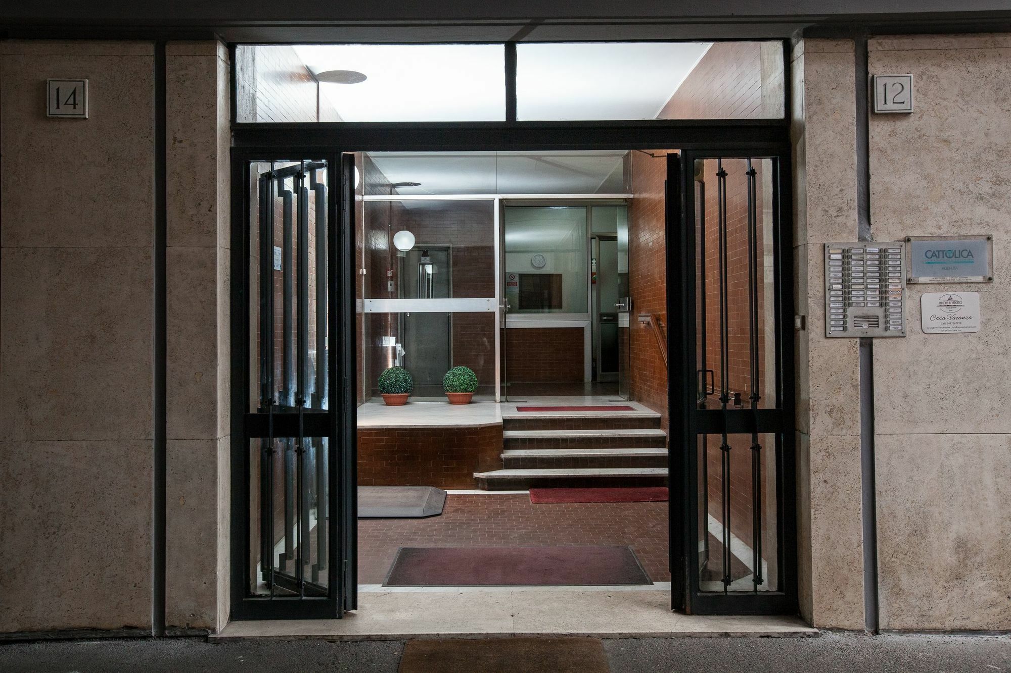 B&B Momenti Romani Exterior photo